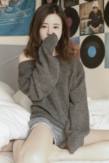 产后漂亮奶水人妻无码